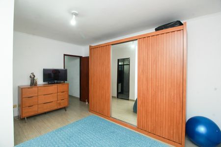 Casa à venda com 200m², 3 quartos e 2 vagasSuíte