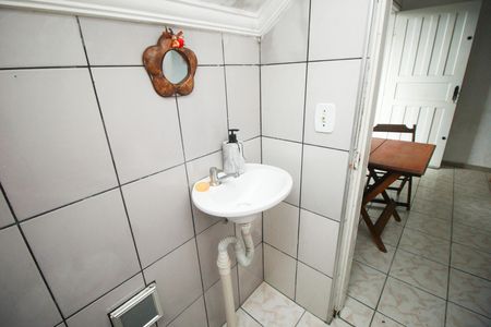 Casa à venda com 200m², 3 quartos e 2 vagasBanheiro da Edicula