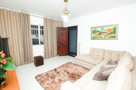 Casa à venda com 200m², 3 quartos e 2 vagasSala
