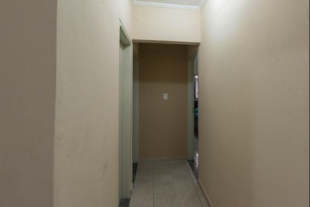 Casa à venda com 160m², 2 quartos e 2 vagas Casa à venda com 160m², 2 quartos e 2 vagasCorredor