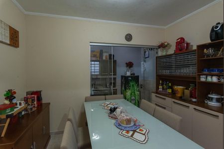 Casa à venda com 160m², 2 quartos e 2 vagas Casa à venda com 160m², 2 quartos e 2 vagasSala de Jantar