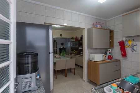 Casa à venda com 160m², 2 quartos e 2 vagas Casa à venda com 160m², 2 quartos e 2 vagasCozinha
