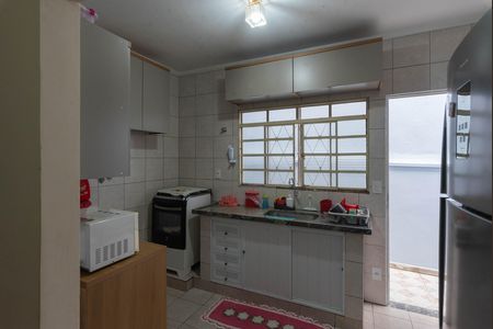 Casa à venda com 160m², 2 quartos e 2 vagas Casa à venda com 160m², 2 quartos e 2 vagasCozinha