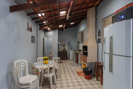 Casa à venda com 160m², 2 quartos e 2 vagas Casa à venda com 160m², 2 quartos e 2 vagasEspaço Gourmet