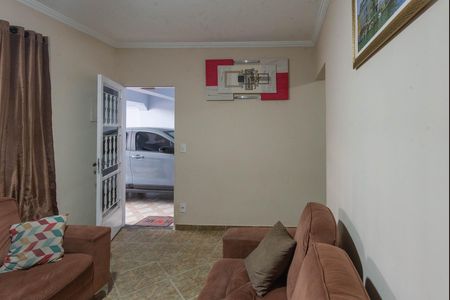 Casa à venda com 160m², 2 quartos e 2 vagas Casa à venda com 160m², 2 quartos e 2 vagasSala