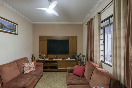 Casa à venda com 160m², 2 quartos e 2 vagas Casa à venda com 160m², 2 quartos e 2 vagasSala