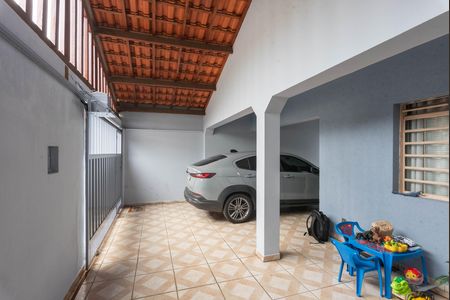 Casa à venda com 160m², 2 quartos e 2 vagas Casa à venda com 160m², 2 quartos e 2 vagasGaragem