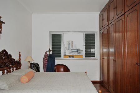 Casa à venda com 351m², 4 quartos e 5 vagasSuíte