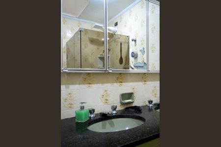 Casa à venda com 351m², 4 quartos e 5 vagasBanheiro 1
