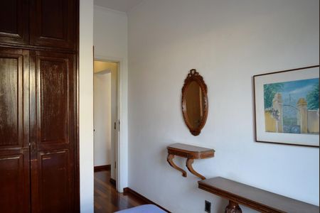 Casa à venda com 351m², 4 quartos e 5 vagasQuarto 3