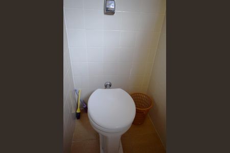 Casa à venda com 351m², 4 quartos e 5 vagasÁrea de Serviço - banheiro