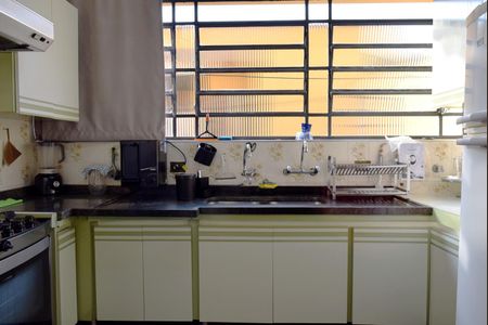 Casa à venda com 351m², 4 quartos e 5 vagasCozinha
