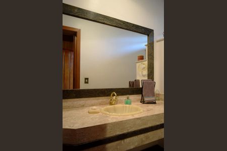 Casa à venda com 351m², 4 quartos e 5 vagasLavabo