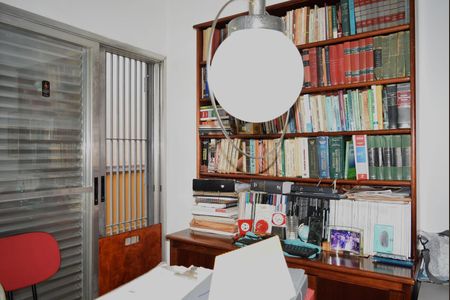 Casa à venda com 351m², 4 quartos e 5 vagasEscritório