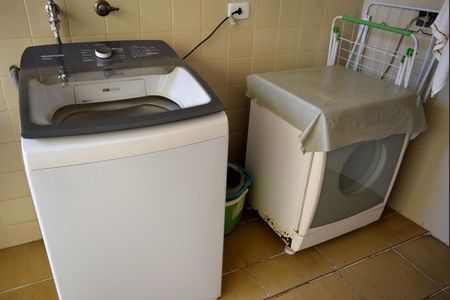 Casa à venda com 351m², 4 quartos e 5 vagasÁrea de Serviço