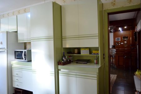 Casa à venda com 351m², 4 quartos e 5 vagasCozinha
