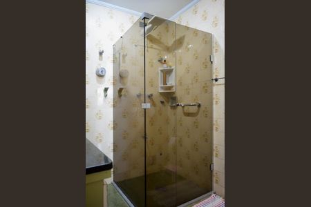 Casa à venda com 351m², 4 quartos e 5 vagasBanheiro 1