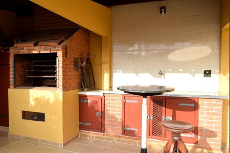 Casa à venda com 351m², 4 quartos e 5 vagasChurrasqueira