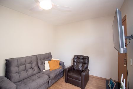 Sala de apartamento para alugar com 2 quartos, 47m² em Vale das Amendoeiras, Contagem