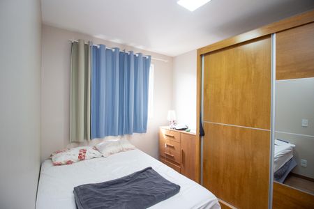 Quarto 2 de apartamento para alugar com 2 quartos, 47m² em Vale das Amendoeiras, Contagem