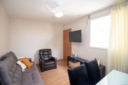 Sala de apartamento para alugar com 2 quartos, 47m² em Vale das Amendoeiras, Contagem