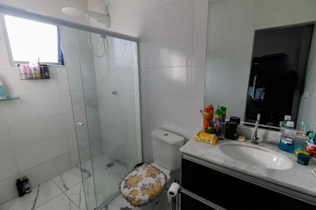 Casa de condomínio para alugar com 250m², 3 quartos e 4 vagas Casa de condomínio para alugar com 250m², 3 quartos e 4 vagasBanheiro da Suíte 1