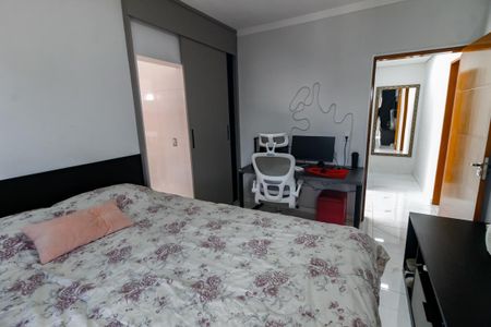 Suíte 1 de casa de condomínio para alugar com 3 quartos, 250m² em Jardim Mirna, Taboão da Serra