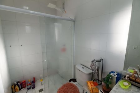 Casa de condomínio para alugar com 250m², 3 quartos e 4 vagas Casa de condomínio para alugar com 250m², 3 quartos e 4 vagasBanheiro da Suíte 2