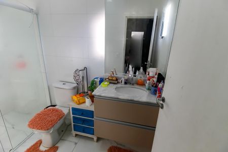 Casa de condomínio para alugar com 250m², 3 quartos e 4 vagas Casa de condomínio para alugar com 250m², 3 quartos e 4 vagasBanheiro da Suíte 2