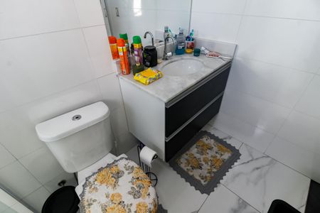 Casa de condomínio para alugar com 250m², 3 quartos e 4 vagas Casa de condomínio para alugar com 250m², 3 quartos e 4 vagasBanheiro da Suíte 1