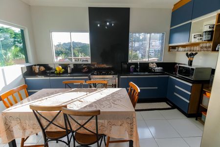 Casa de condomínio para alugar com 250m², 3 quartos e 4 vagas Casa de condomínio para alugar com 250m², 3 quartos e 4 vagasCozinha - Armários