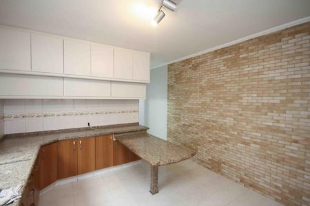 Casa à venda com 330m², 3 quartos e 6 vagas