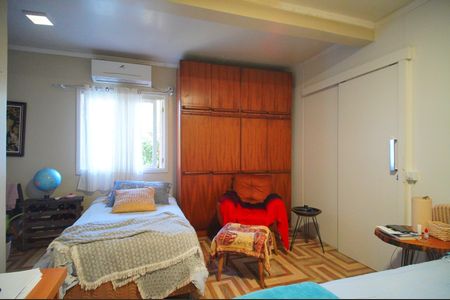 Casa à venda com 70m², 1 quarto e 6 vagasSuíte