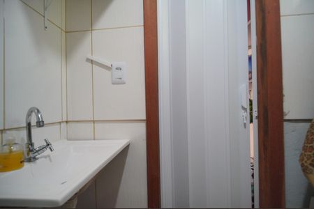 Casa à venda com 70m², 1 quarto e 6 vagasBanheiro