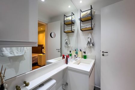 Apartamento à venda com 69m², 2 quartos e 1 vaga Apartamento à venda com 69m², 2 quartos e 1 vagaBanheiro do quarto 1
