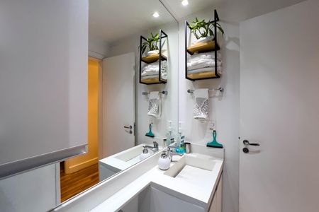Apartamento à venda com 69m², 2 quartos e 1 vaga Apartamento à venda com 69m², 2 quartos e 1 vagaBanheiro do quarto 2