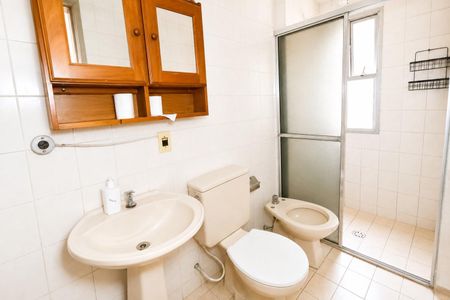 Banheiro de apartamento para alugar com 1 quarto, 25m² em Bela Vista, São Paulo