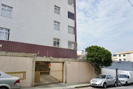 Apartamento à venda com 81m², 3 quartos e 1 vaga Apartamento à venda com 81m², 3 quartos e 1 vagaFachada do Prédio