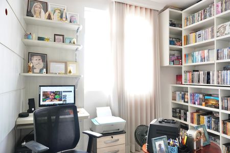Apartamento à venda com 81m², 3 quartos e 1 vaga Apartamento à venda com 81m², 3 quartos e 1 vagaQuarto 2