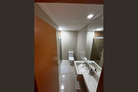 Apartamento à venda com 96m², 3 quartos e 2 vagas Apartamento à venda com 96m², 3 quartos e 2 vagasBanheiro