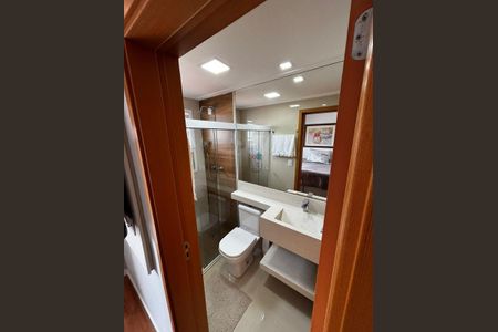 Apartamento à venda com 96m², 3 quartos e 2 vagas Apartamento à venda com 96m², 3 quartos e 2 vagasBanheiro