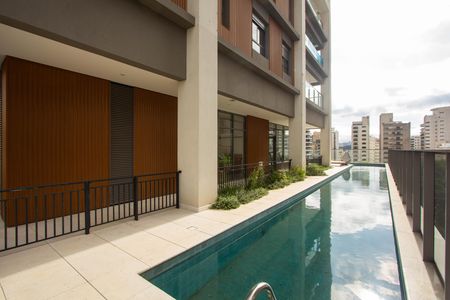 Apartamento para alugar com 145m², 3 quartos e 2 vagas Apartamento para alugar com 145m², 3 quartos e 2 vagasÁrea comum - Piscina