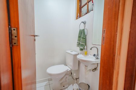 Casa de condomínio à venda com 103m², 2 quartos e 2 vagasLavabo