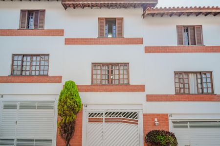 Casa de condomínio à venda com 103m², 2 quartos e 2 vagasFachada