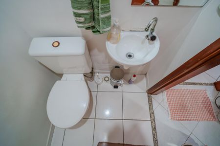 Casa de condomínio à venda com 103m², 2 quartos e 2 vagasLavabo