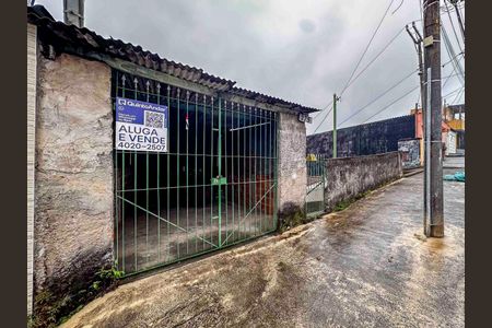 Casa à venda com 109m², 1 quarto e 1 vaga Casa à venda com 109m², 1 quarto e 1 vagaFachada