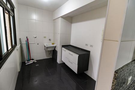 Apartamento à venda com 113m², 3 quartos e 2 vagas Apartamento à venda com 113m², 3 quartos e 2 vagasÁrea de Serviço