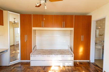 Studio à venda com 30m², 1 quarto e sem vaga Studio à venda com 30m², 1 quarto e sem vagaSala/Quarto