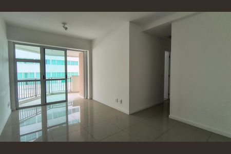 Sala de apartamento para alugar com 2 quartos, 70m² em Barra da Tijuca, Rio de Janeiro