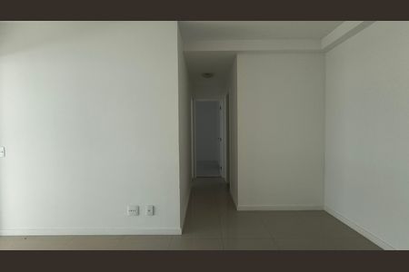 Sala de apartamento para alugar com 2 quartos, 70m² em Barra da Tijuca, Rio de Janeiro